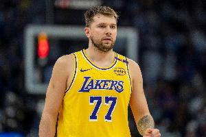 LOL世界赛直播-尘埃落定！东契奇在2月份被交易至湖人 如今续长约确定留队