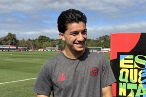 官方赛事平台-勒沃库森新援马扎：滕哈赫是优秀教练，他在战术上非常聪明