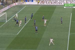 全球总决赛-国米0-1落后罗马！队友弧顶处远射被挡，苏莱门前机敏补射入网