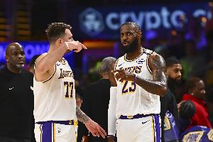 詹姆斯：东契奇浓眉交易对两队都好 我需要做的就是照料好身体