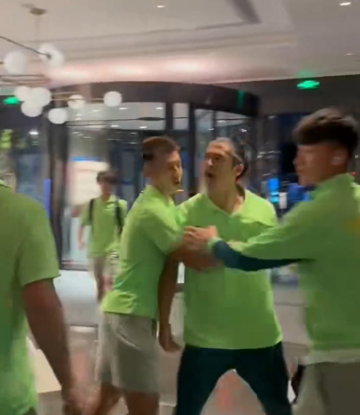 官方赛事平台-张玉宁：为不冷静不得体行为郑重道歉 会带着耻辱比分提醒自己