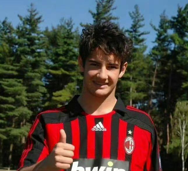 全球总决赛-米兰名宿帕托迎来生日