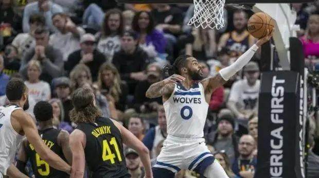 全球总决赛-戈贝尔故地重游拉塞尔抢戏 森林狼4战3胜渐入佳境